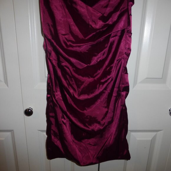 NWT LE CHATEAU reddish plum silky satin ruched cocktail party dress - Picture 15 of 15